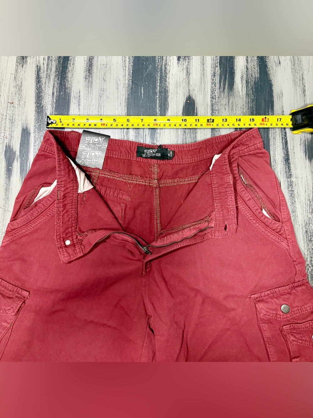 Riot Empire Men's Red Cargo Shorts Size 36 New with Tags - Picture 4 of 13